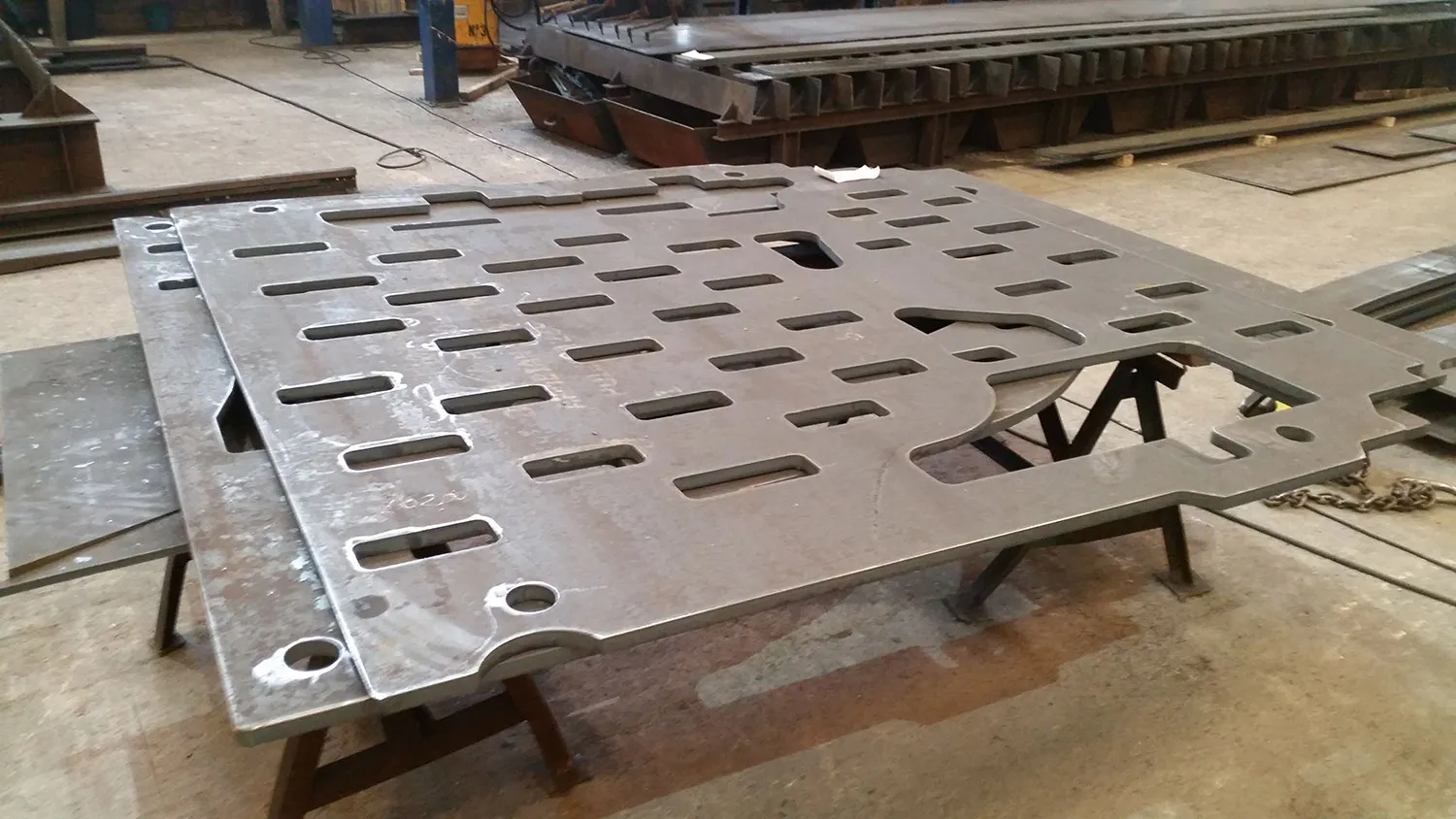 Decoupe Acier sur mesure parachevement acier Charpente PRS acier grande longueur TAGAR ACIER SUR MESURE 